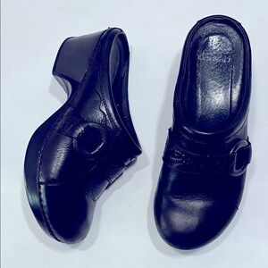 Dansko Hattie Black Leather Clogs Mules Slip-on Tooled Floral Strap Women’s 39